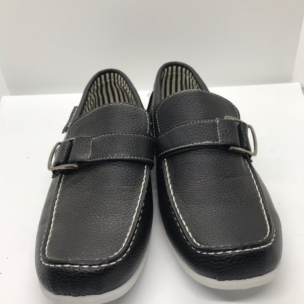 Akademiks slip on Loader shoe size 4.5